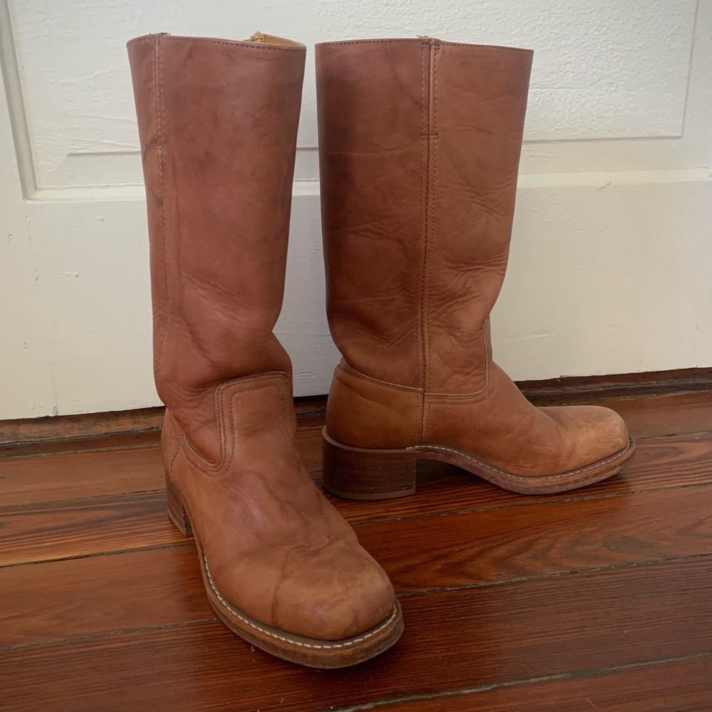 Frye Campus 14l boots in color Saddle size 9M